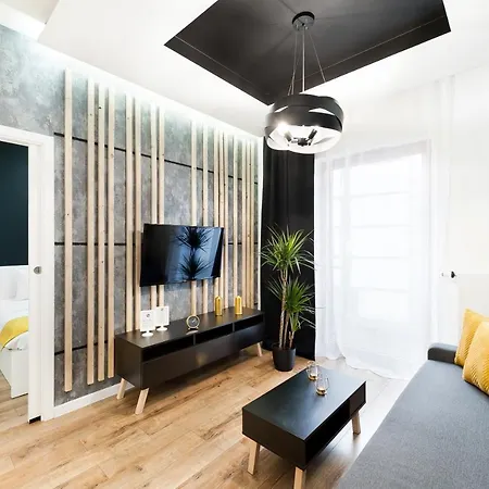By Bed&bath Apartment
