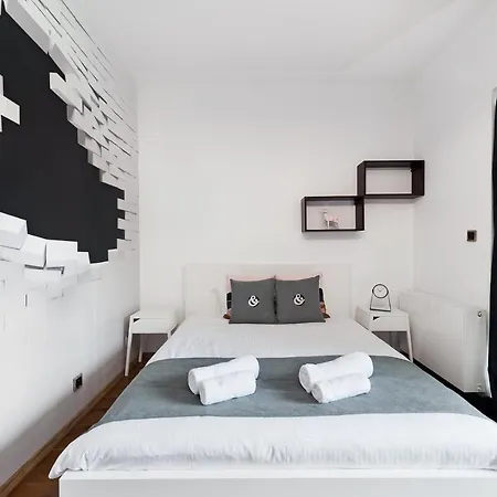 By Bed&bath Apartment