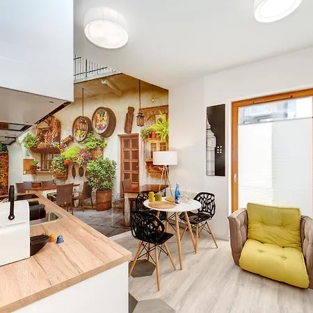 By Bed&bath Apartment Krakow